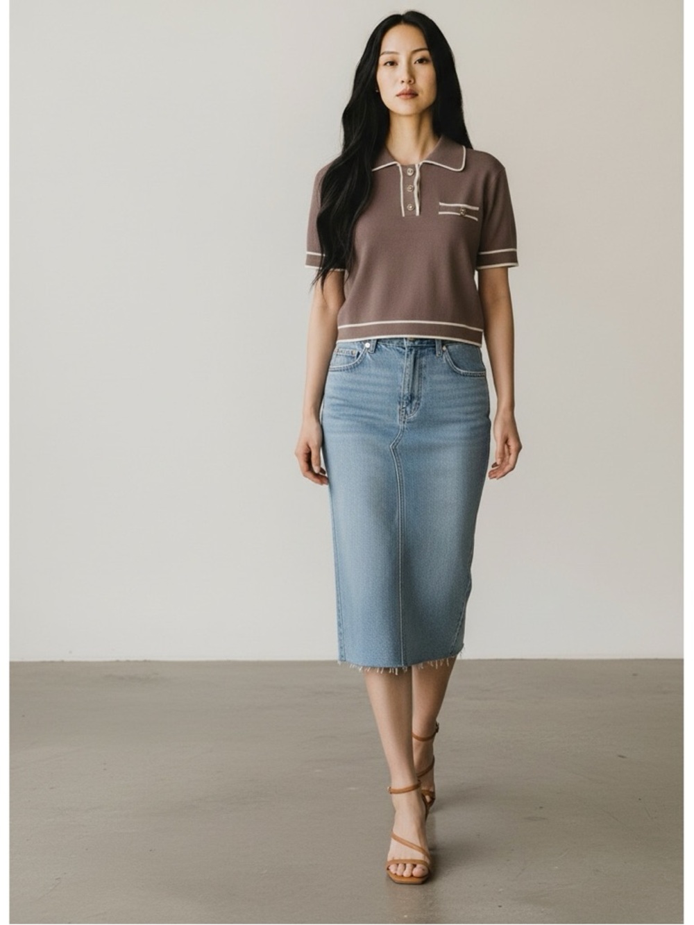 1281 • Taupe Ecru Trimmed Dash Pocket Collared Knit Top w/Warm Chrome Buttons